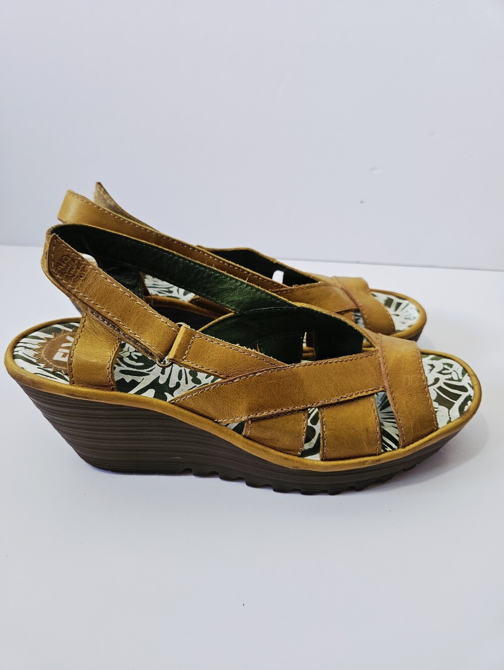 Fly London Yossa Strappy Slingback Wedge Heels Size 39 US 8-8.5 Leather Sandals